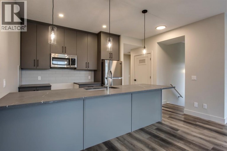 259 Royal Elm Road NW, Calgary, Alberta, T3G0G8