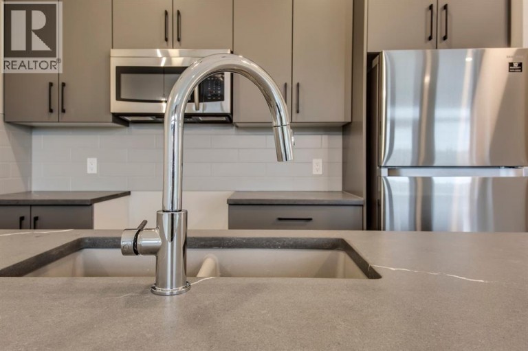 259 Royal Elm Road NW, Calgary, Alberta, T3G0G8