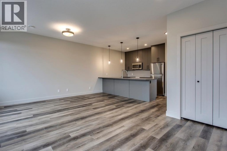 259 Royal Elm Road NW, Calgary, Alberta, T3G0G8