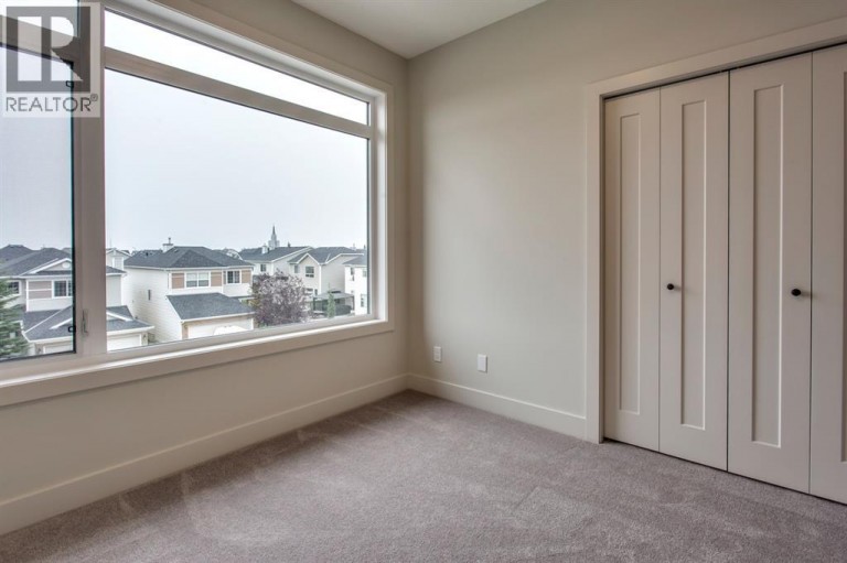 259 Royal Elm Road NW, Calgary, Alberta, T3G0G8
