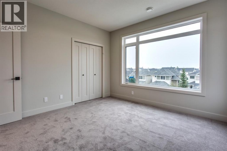 259 Royal Elm Road NW, Calgary, Alberta, T3G0G8