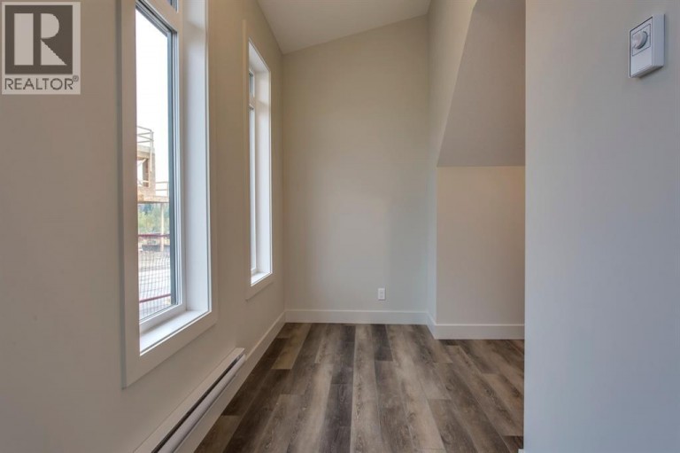 259 Royal Elm Road NW, Calgary, Alberta, T3G0G8