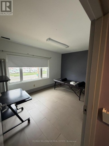 418 PLAINS ROAD E, Burlington (LaSalle), Ontario, L7T2C8