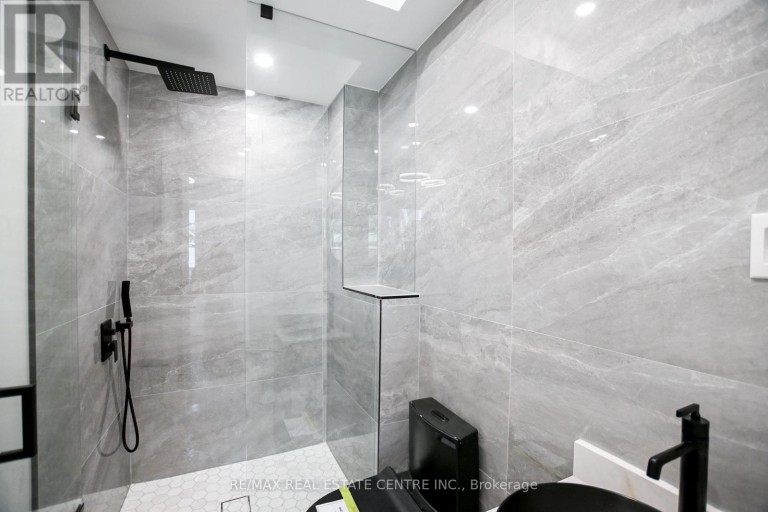 59 JONES AVENUE, Toronto (South Riverdale), Ontario, M4M2Z7