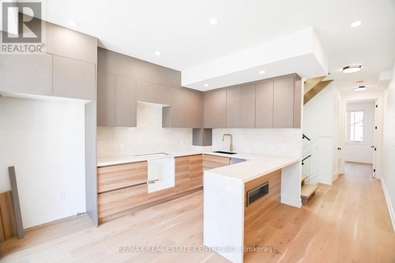 59 JONES AVENUE, Toronto (South Riverdale), Ontario, M4M2Z7