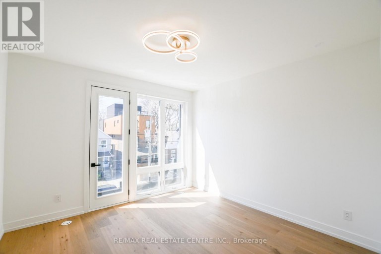 59 JONES AVENUE, Toronto (South Riverdale), Ontario, M4M2Z7