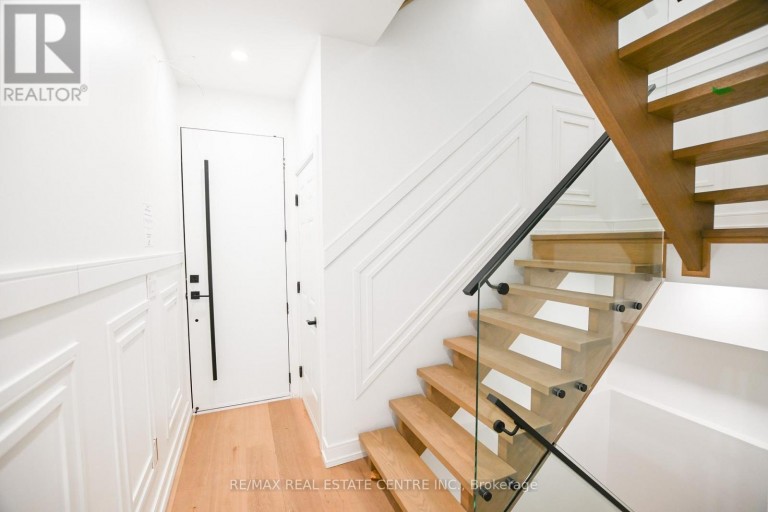 59 JONES AVENUE, Toronto (South Riverdale), Ontario, M4M2Z7