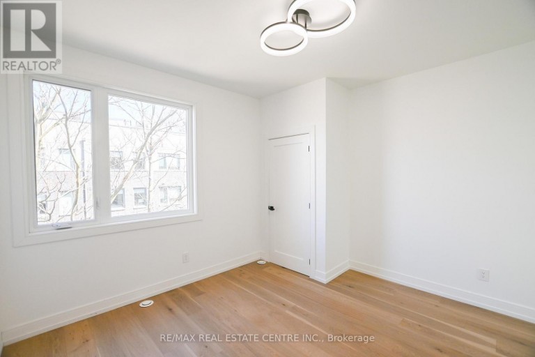 59 JONES AVENUE, Toronto (South Riverdale), Ontario, M4M2Z7