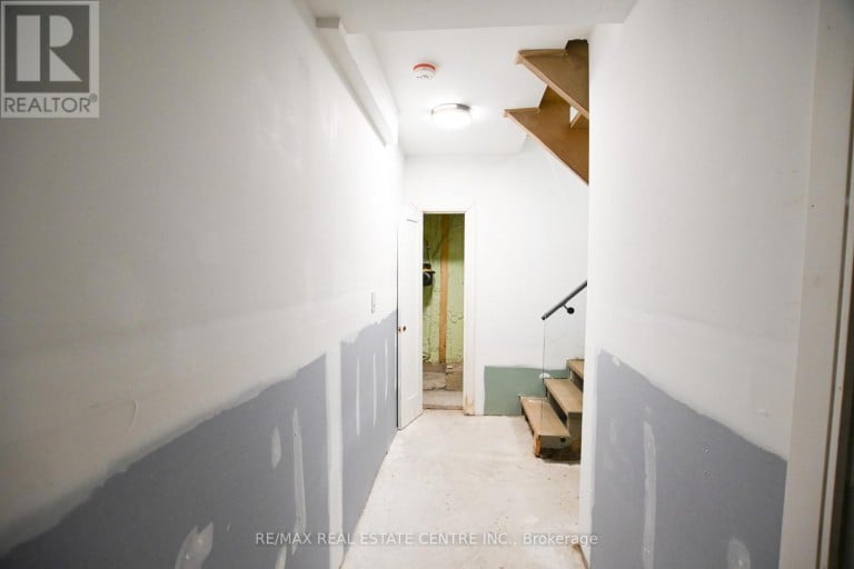59 JONES AVENUE, Toronto (South Riverdale), Ontario, M4M2Z7