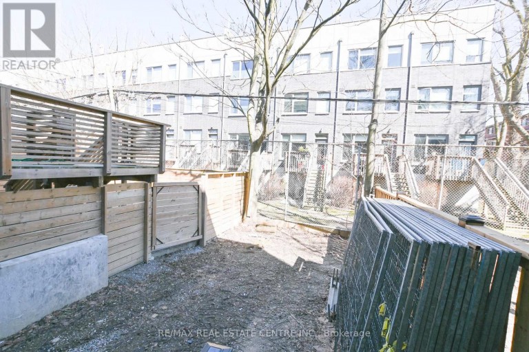 59 JONES AVENUE, Toronto (South Riverdale), Ontario, M4M2Z7