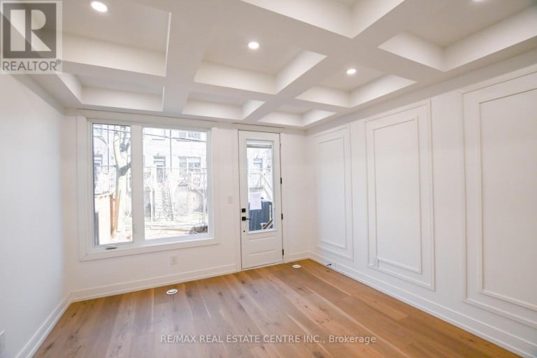 59 JONES AVENUE, Toronto (South Riverdale), Ontario, M4M2Z7