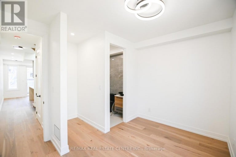59 JONES AVENUE, Toronto (South Riverdale), Ontario, M4M2Z7