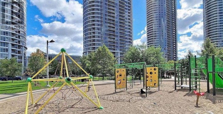 84 - 125 VILLAGE GREEN SQUARE, Toronto (Agincourt South-Malvern West), Ontario, M1S0G3