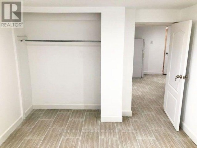 BSMT - 42 ST DUNSTAN DRIVE, Toronto (Oakridge), Ontario, M1L2V5