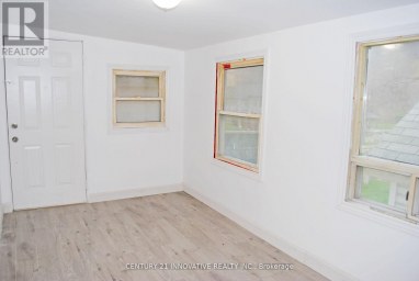 STUDIO - 42 ST DUNSTAN DRIVE Toronto (Oakridge) Ontario photo 2
