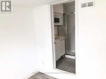 STUDIO - 42 ST DUNSTAN DRIVE Toronto (Oakridge) Ontario photo 4