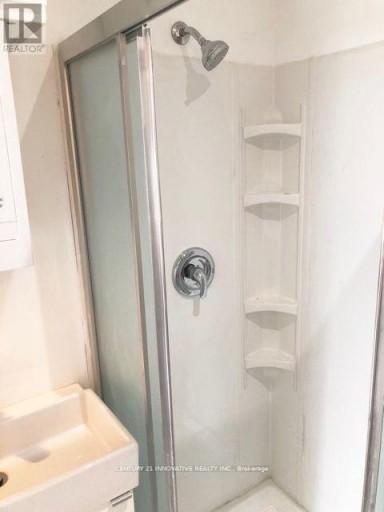 STUDIO - 42 ST DUNSTAN DRIVE, Toronto (Oakridge), Ontario, M1L2V5