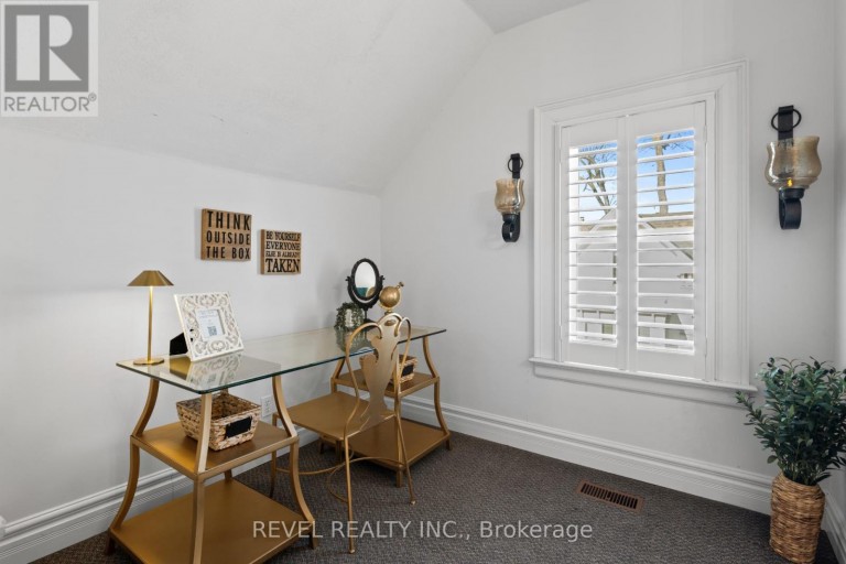 A - 296 QUEEN STREET S, Mississauga (Streetsville), Ontario, L5M1M2