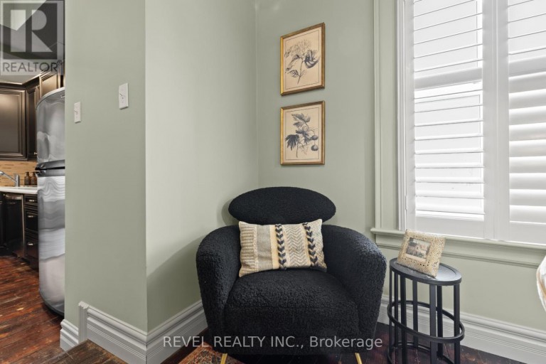 A - 296 QUEEN STREET S, Mississauga (Streetsville), Ontario, L5M1M2