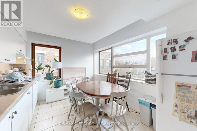 3 - 527 BLOOR STREET W, Toronto (University), Ontario, M5S1Y5