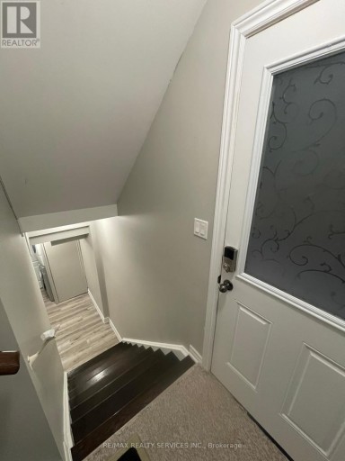 34 EBURY (LOWER) DRIVE, Brampton (Credit Valley), Ontario, L6X5M1