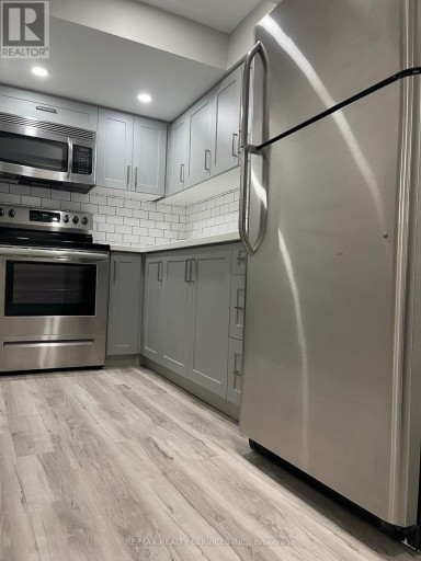34 EBURY (LOWER) DRIVE, Brampton (Credit Valley), Ontario, L6X5M1