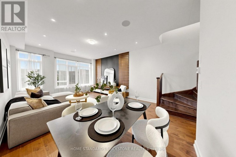 215 SALTERTON CIRCLE, Vaughan, Ontario, L6A4Z2