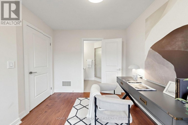 215 SALTERTON CIRCLE, Vaughan, Ontario, L6A4Z2