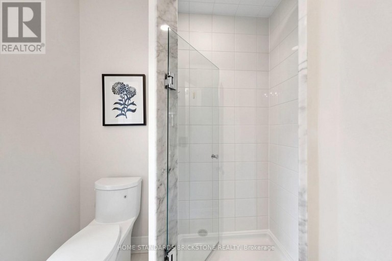 215 SALTERTON CIRCLE, Vaughan, Ontario, L6A4Z2
