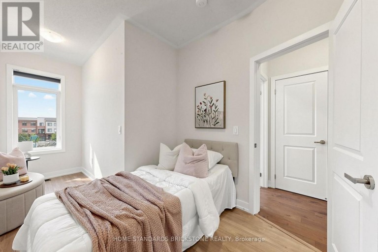 215 SALTERTON CIRCLE, Vaughan, Ontario, L6A4Z2