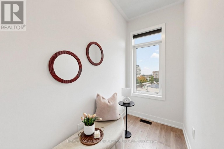 215 SALTERTON CIRCLE, Vaughan, Ontario, L6A4Z2