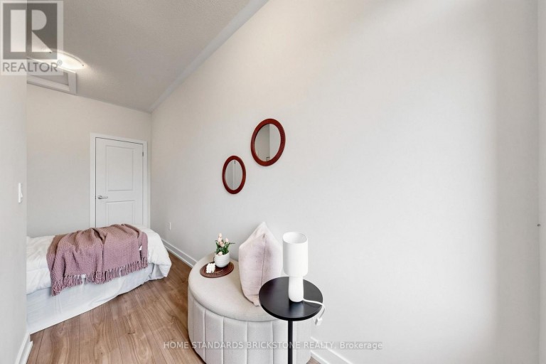 215 SALTERTON CIRCLE, Vaughan, Ontario, L6A4Z2