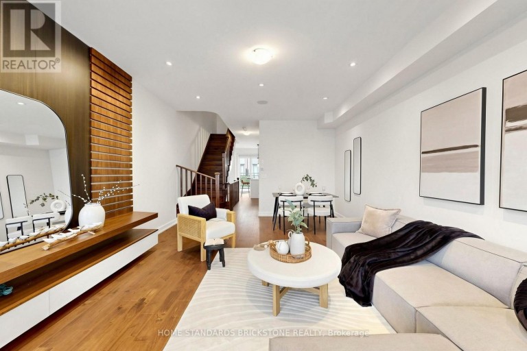 215 SALTERTON CIRCLE, Vaughan, Ontario, L6A4Z2