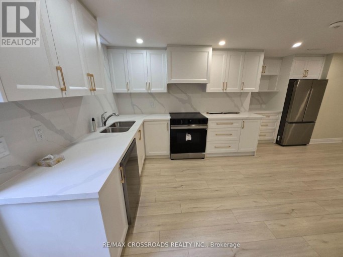 BASEMENT APARTMENT - 66 MORRISON CRESCENT, Markham (Buttonville), Ontario, L3R9K7