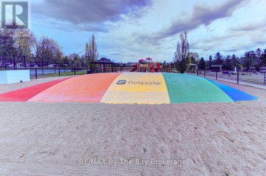 75 - 85 THEME PARK DRIVE Wasaga Beach Ontario photo 11