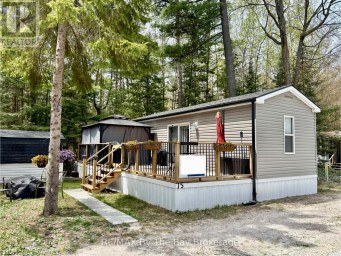 75 - 85 THEME PARK DRIVE Wasaga Beach Ontario photo 13
