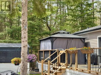 75 - 85 THEME PARK DRIVE Wasaga Beach Ontario photo 22