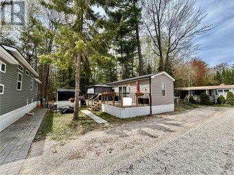 75 - 85 THEME PARK DRIVE Wasaga Beach Ontario photo 23
