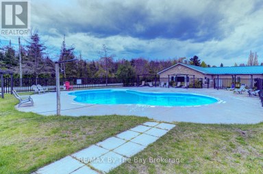 75 - 85 THEME PARK DRIVE Wasaga Beach Ontario photo 27