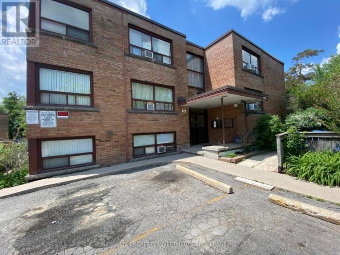 3 - 34 ERLESMERE AVENUE, Brampton (Brampton East), Ontario, L6W2T6