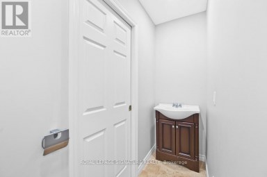 136 TRAFALGAR ROAD Oakville (OO Old Oakville) Ontario photo 10