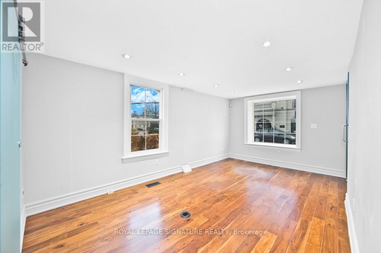 136 TRAFALGAR ROAD, Oakville (OO Old Oakville), Ontario, L6J3G5