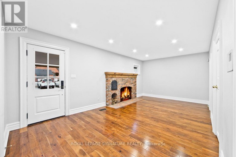 136 TRAFALGAR ROAD, Oakville (OO Old Oakville), Ontario, L6J3G5