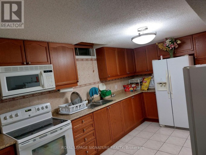 6 SUNFOREST DRIVE, Brampton (Heart Lake West), Ontario, L6Z2Z2