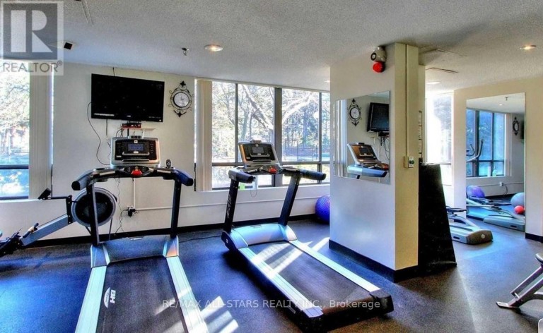 402 - 7601 BATHURST STREET, Vaughan (Crestwood-Springfarm-Yorkhill), Ontario, L4J4H5