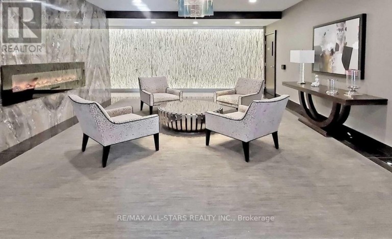 402 - 7601 BATHURST STREET, Vaughan (Crestwood-Springfarm-Yorkhill), Ontario, L4J4H5