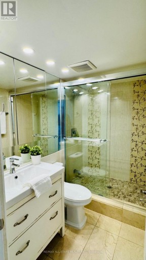 402 - 7601 BATHURST STREET, Vaughan (Crestwood-Springfarm-Yorkhill), Ontario, L4J4H5