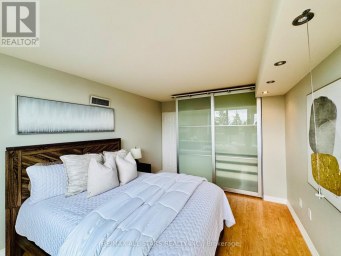 402 - 7601 BATHURST STREET Vaughan (Crestwood-Springfarm-Yorkhill) Ontario photo 4