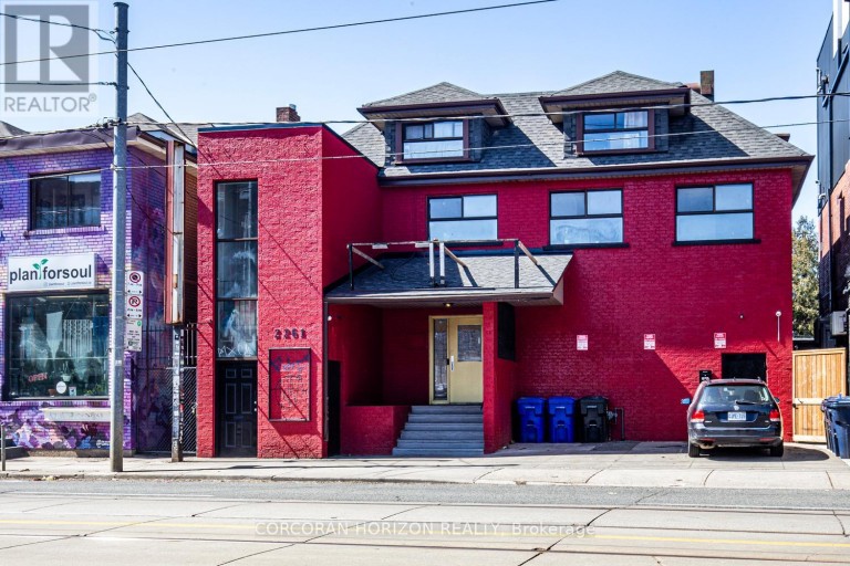 2261 DUNDAS STREET, Toronto (Roncesvalles), Ontario, M6R1X6