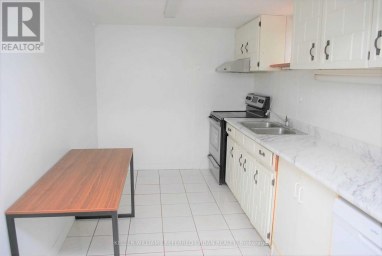 BSMT - 53 SILVIO AVENUE Toronto (Clairlea-Birchmount) Ontario photo 4